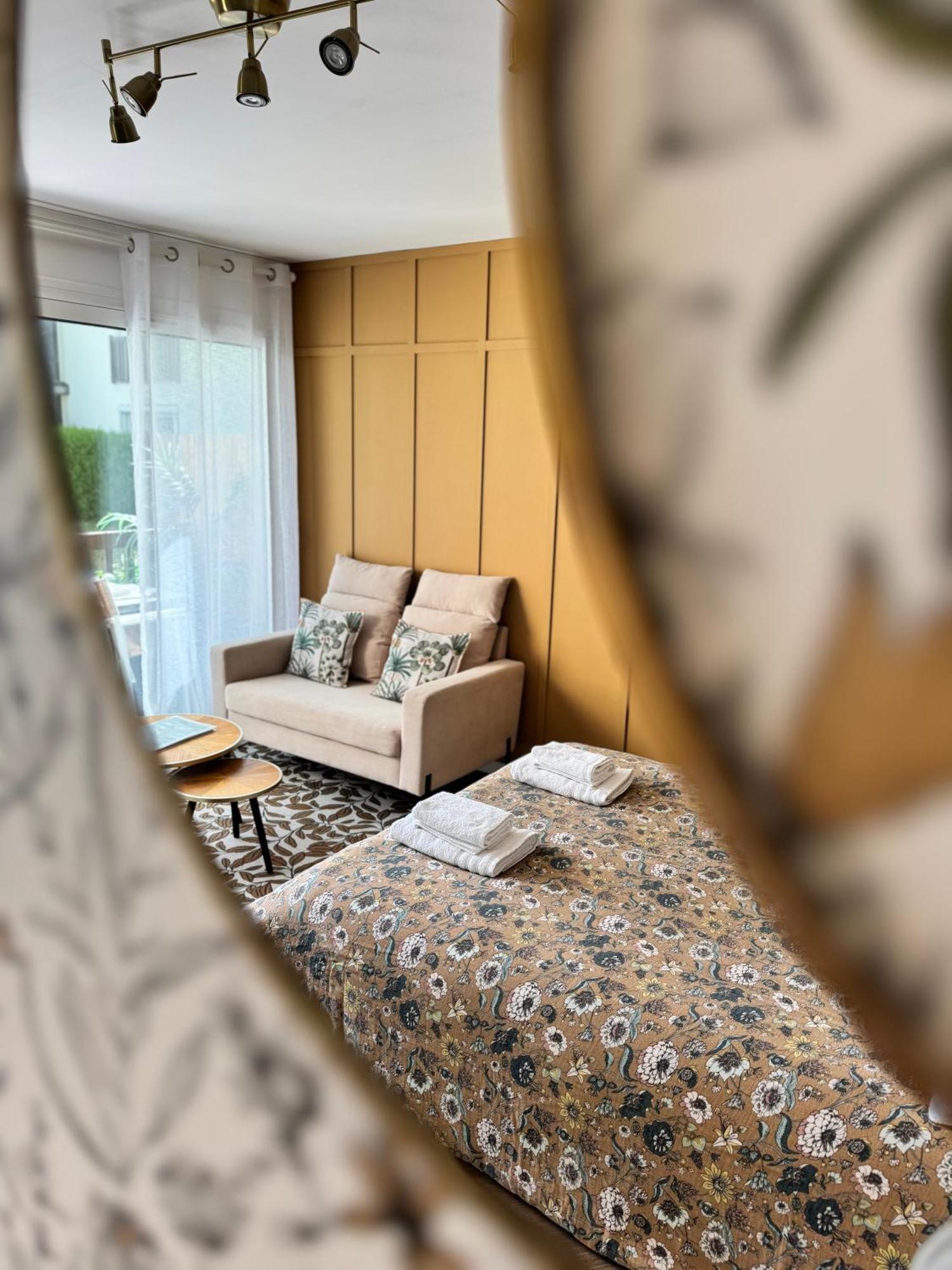 Studio La Petite Oasis- Ideal Couple - Calme - Balcon Sud - Lumineux - 10Min Du Centre & Plage - Proche Centre Juno Beach - Wifi Courseulles-sur-Mer Dış mekan fotoğraf