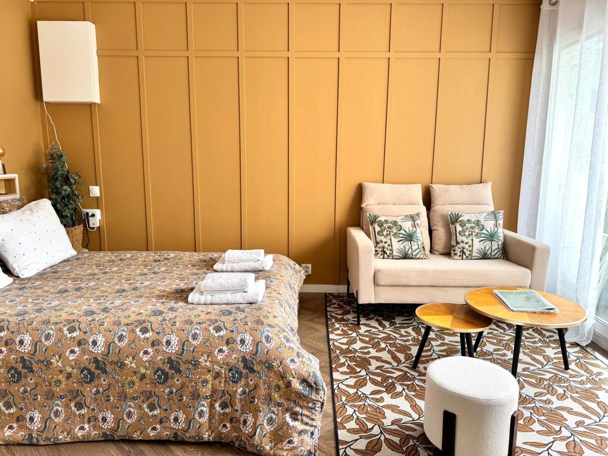 Studio La Petite Oasis- Ideal Couple - Calme - Balcon Sud - Lumineux - 10Min Du Centre & Plage - Proche Centre Juno Beach - Wifi Courseulles-sur-Mer Dış mekan fotoğraf