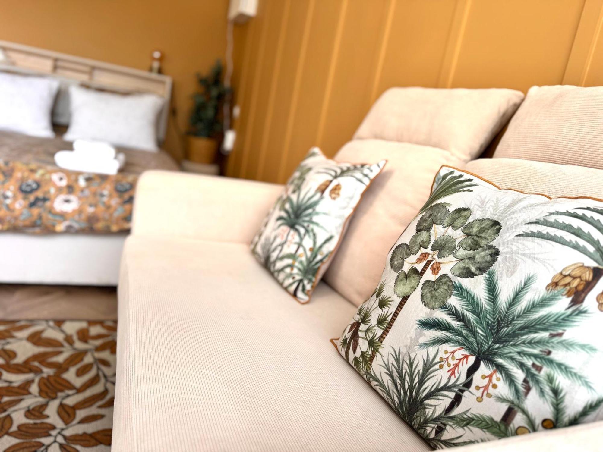 Studio La Petite Oasis- Ideal Couple - Calme - Balcon Sud - Lumineux - 10Min Du Centre & Plage - Proche Centre Juno Beach - Wifi Courseulles-sur-Mer Dış mekan fotoğraf